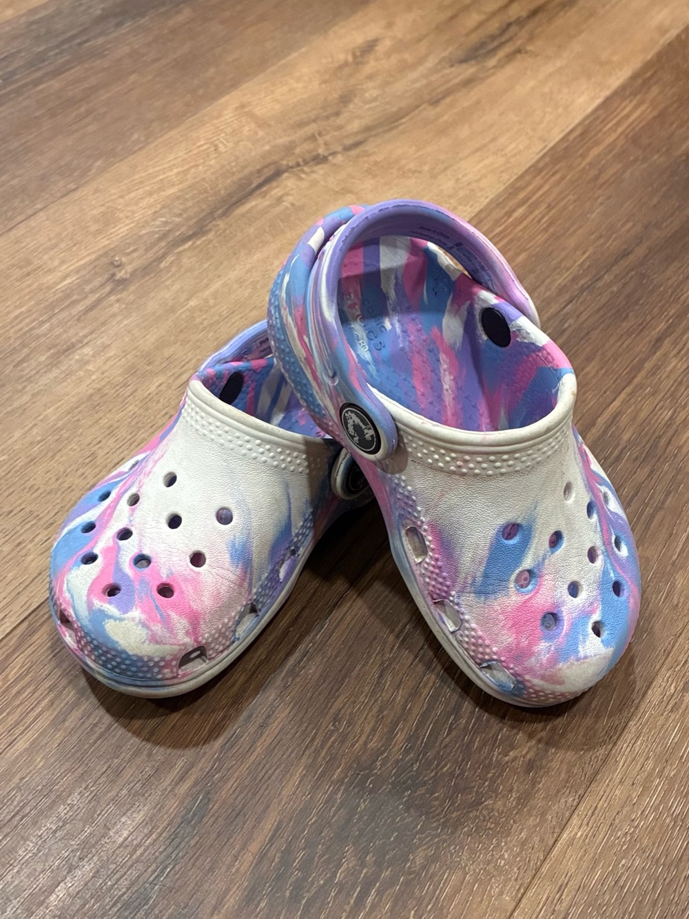 Crocs White Marble Tie Dye Purple Pink Sandals Flip-Flops Water 7 Little Girl
